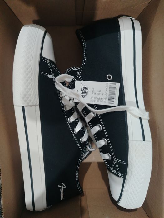 Продам новые кеды.