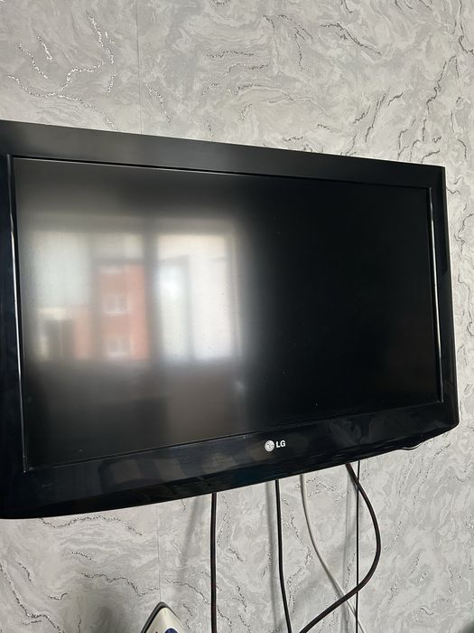 Продам телевизор LG
