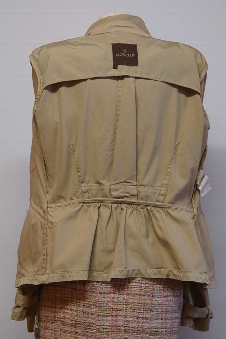 Geaca MONCLER bej bumbac marimea 3