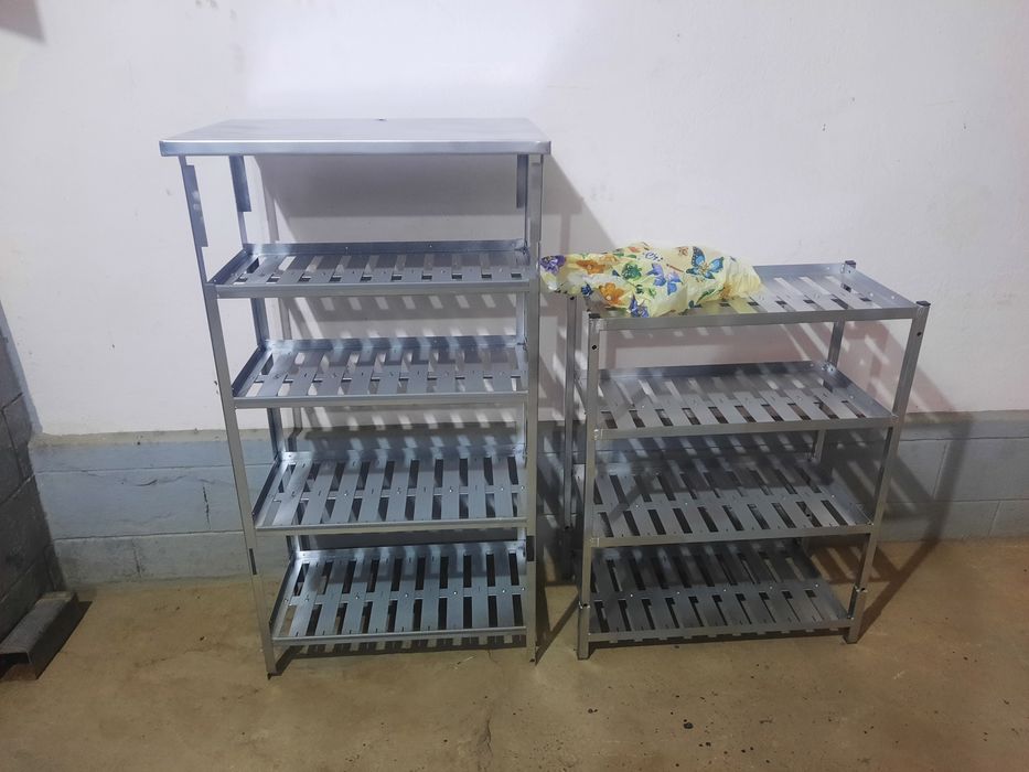 Продам металлический полки стеллажи