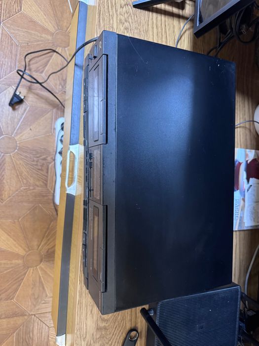 касетофон (tape deck) Universum C46011.