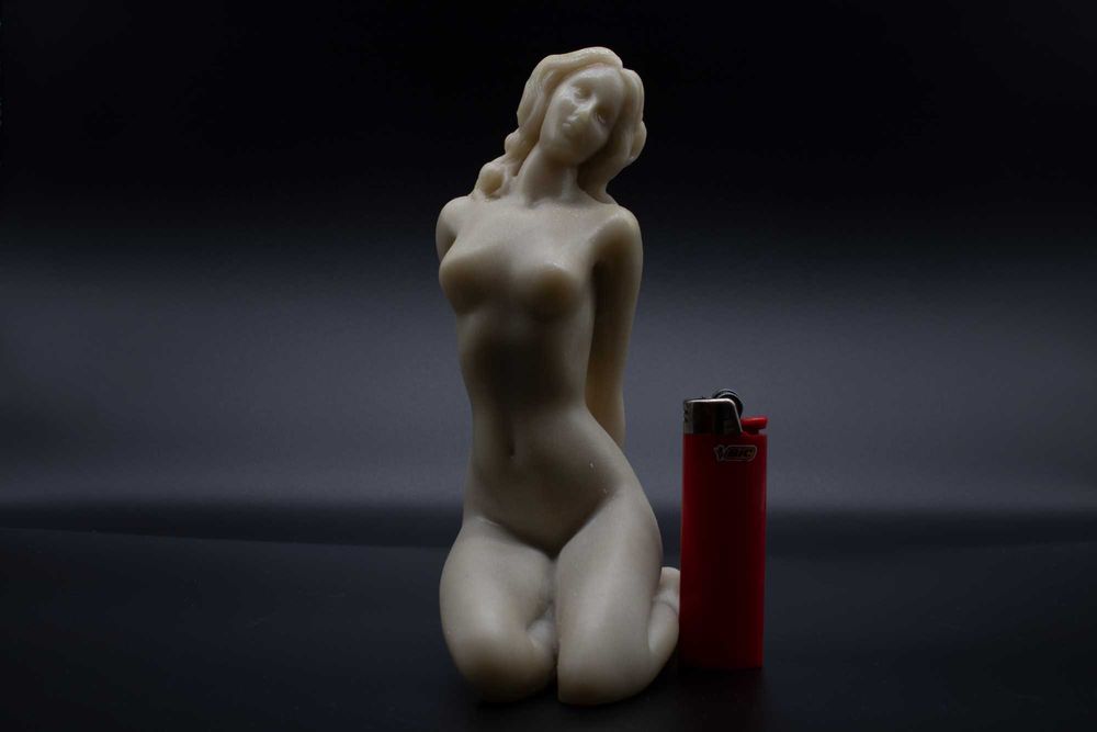 Ръчно изработена мраморна скулптура „Афродита“ – гола женска фигура