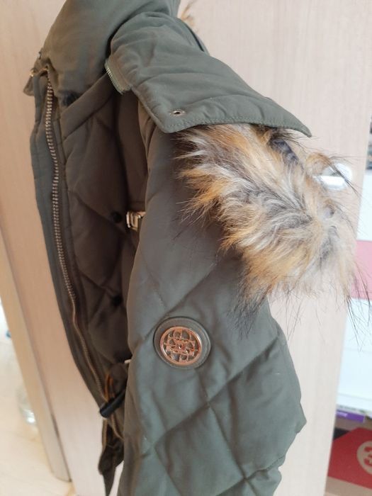 Зимно яке от плат с пухен пълнеж на марката Glamorous