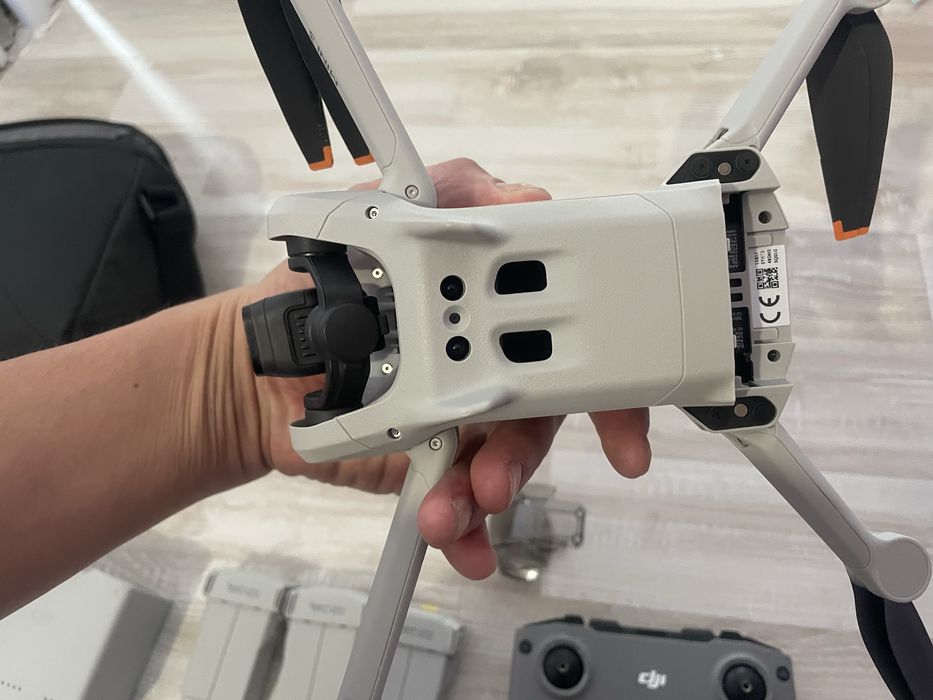 Продается оригинал Дрон dji mini 3