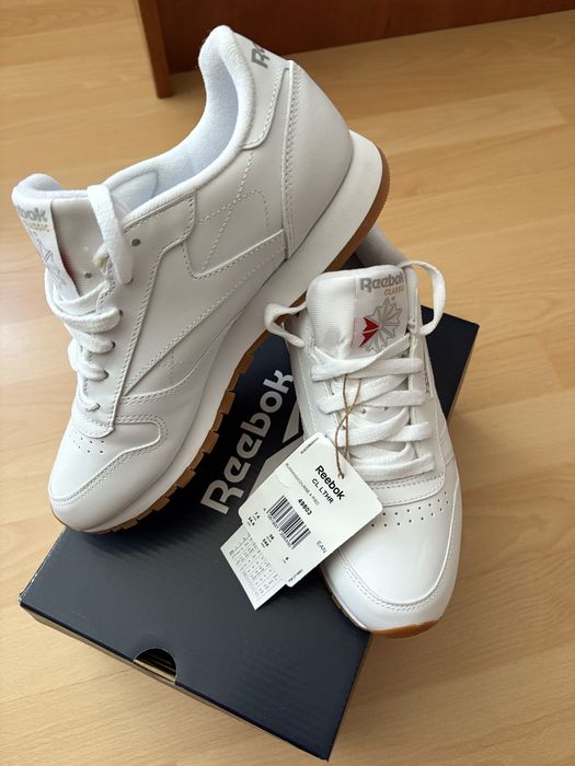 Reebok бели дамски маратонки