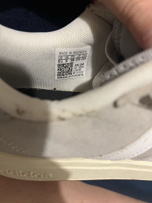 Обувки adidas 38