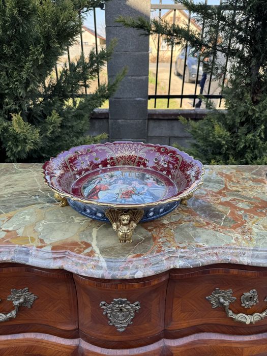 Fructiera meissen - portelan pictat, montura bronz aurit