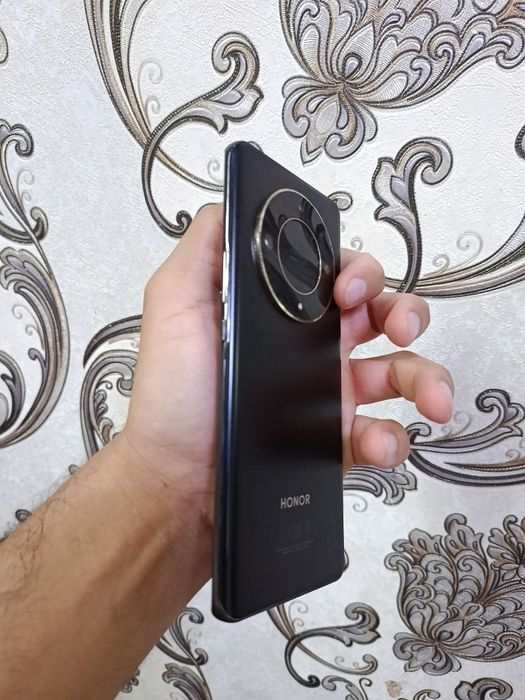 Honor X9b 8ga 256 srochniy sotiladi