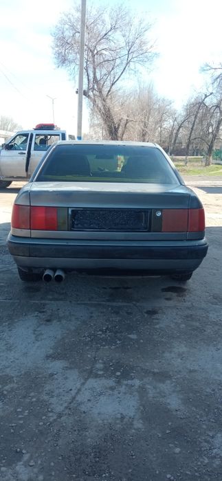 Ауди 100 С4.        .