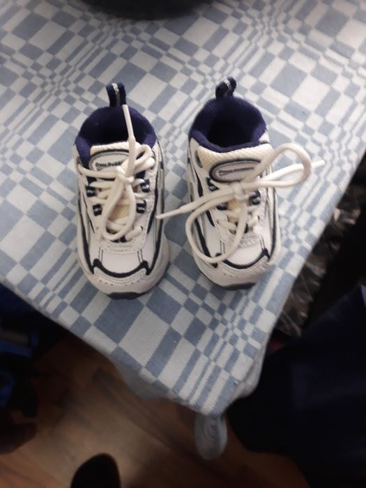 Vînd adidași copii