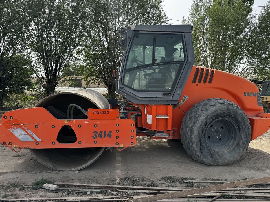 Услуга выбро каток 14тонна