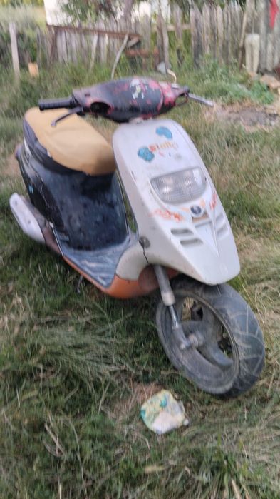Vând Piaggio gilera 50cc 2t perfect functional doar că are până pe spate fata