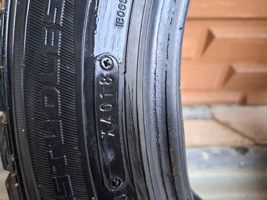 Продается шины DUNLOP R15