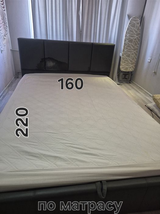 Продам Кровать б у с матрасом