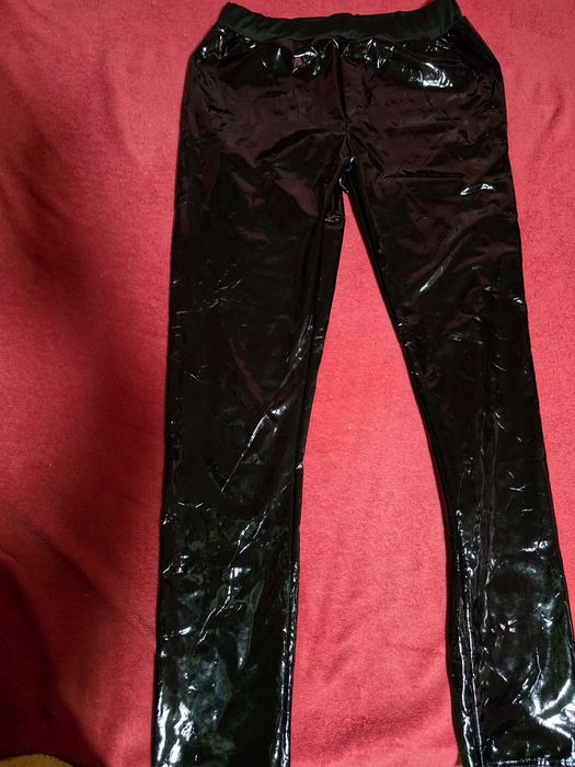 Pantaloni damă imitatie piele lucioși s.m