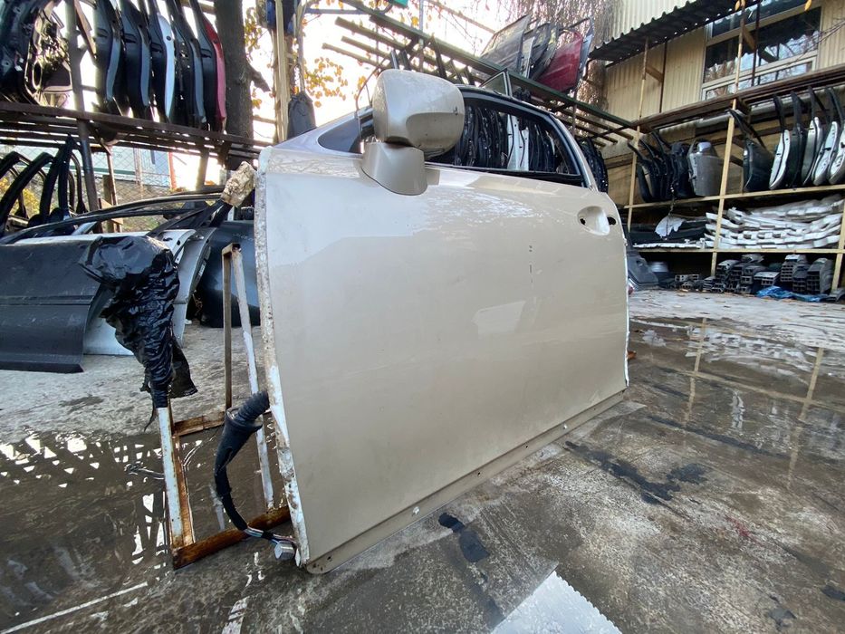 Передняя левая дверь Lexus Es350 (08)