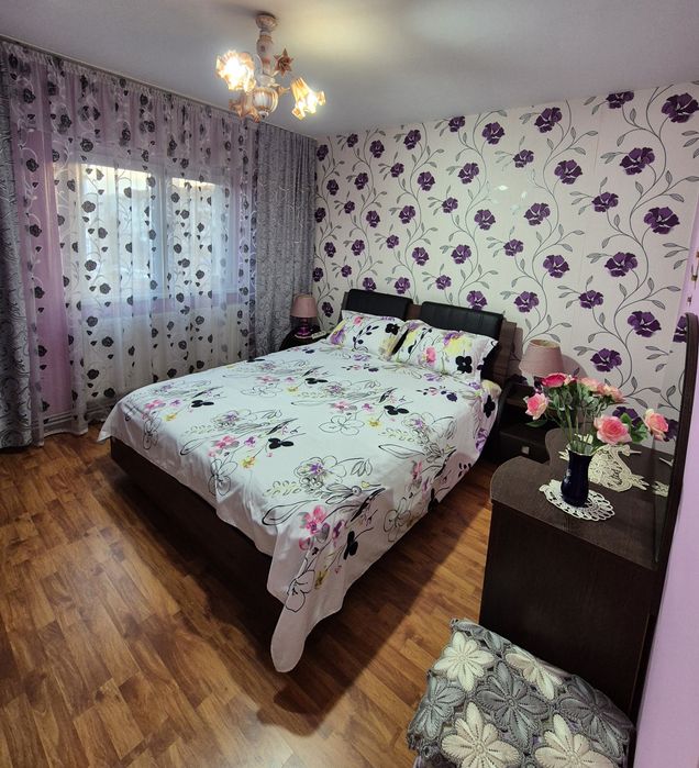 APARTAMENT  3 camere, Et. 2