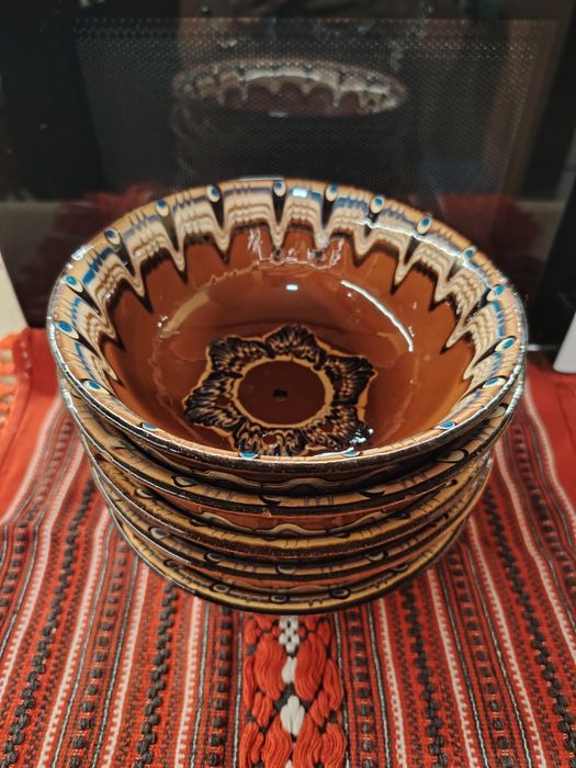 Разни битови чинии, битови купи