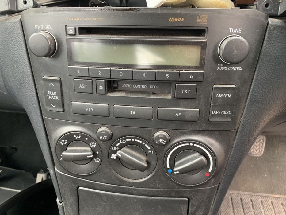 Управление на климатик Радио тойота авенсис Toyota avensis 2004