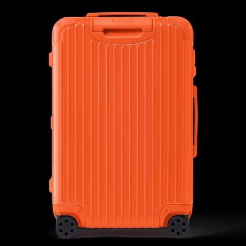 RIMOWA Essential — Gloss Orange