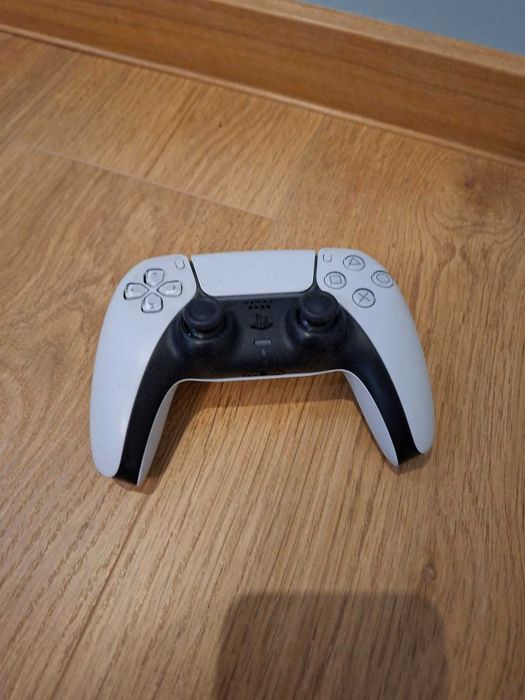 Продавам PlayStation 5