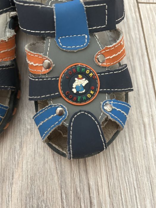 Продам детские сандали