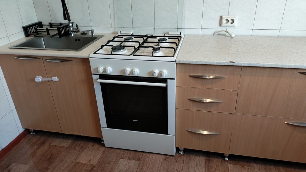 Продам мебель с газплитой