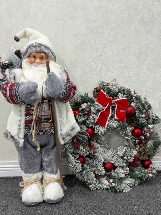 Новогодний декор: Дед Мороз + рождественский венок