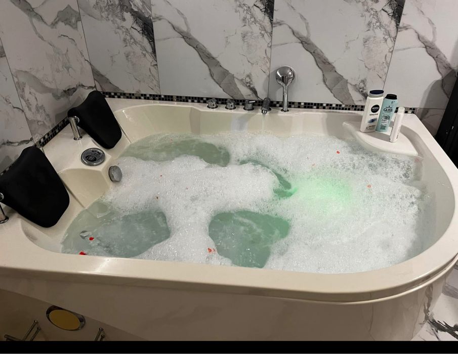 Cada hidromasaj jacuzzi