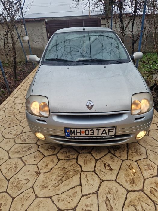 Vând Renault Clio 2001