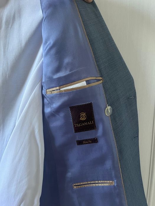 Продается костюм