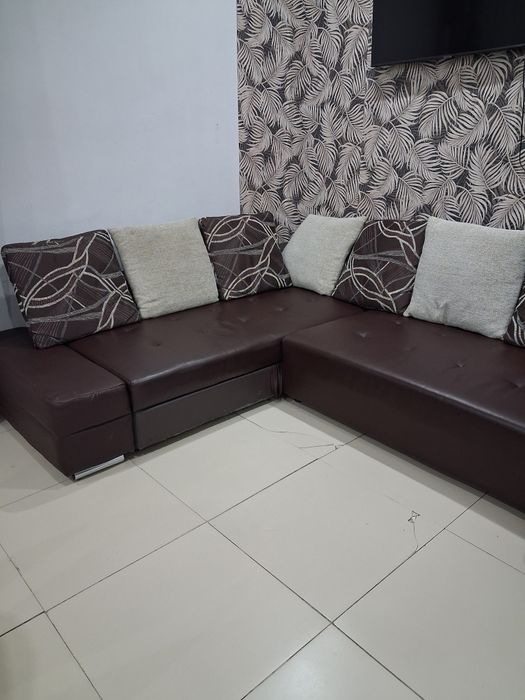 Продам угловой диван.