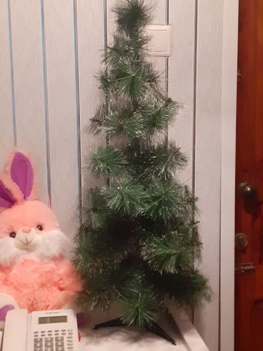 Продам искусственную елочку