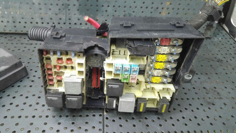 Tablou panou sigurante 1.6 tdci ford focus 2 da hcp dp 3m5114a067bc 518804109