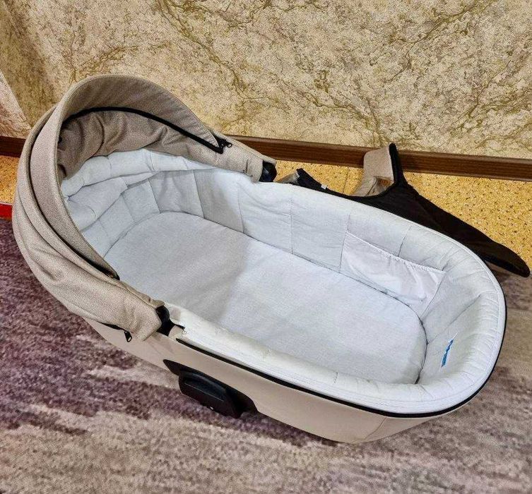 Детская коляска 3 в 1