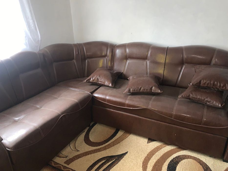 Canapea din piele Marou