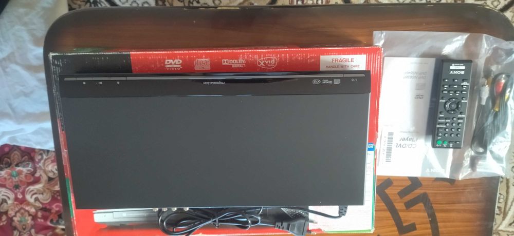 SONY DVD pleyr yangi holatda