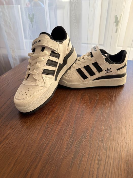 Маратонки adidas