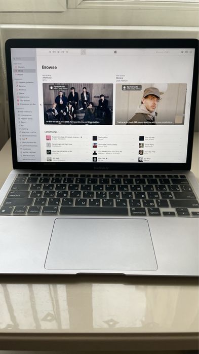 Продам Macbook m1