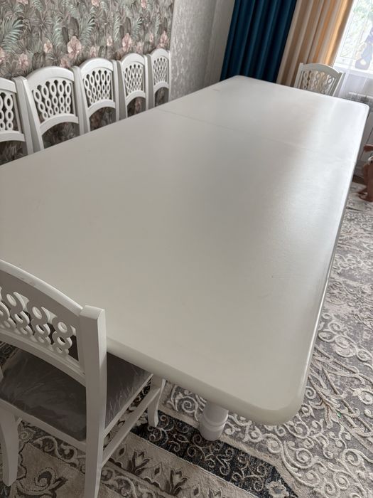 Продам белый стол 3/4метра