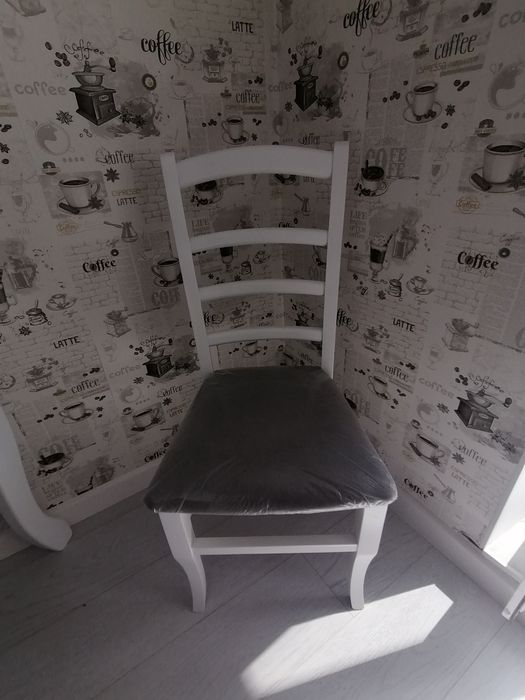 Стол и стулья в наличии