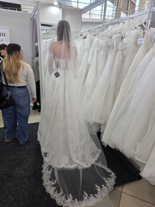 Rochie de mireasa tip A din dantela