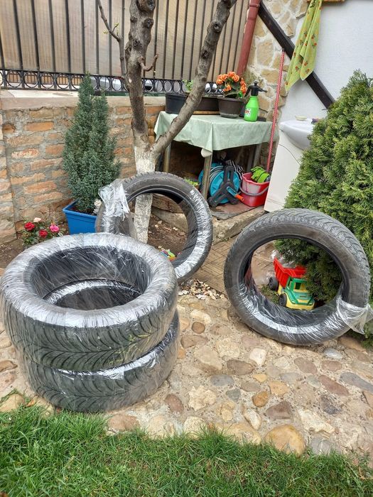 Vand 1 set cauciucuri Continental  235/50/R19 vara