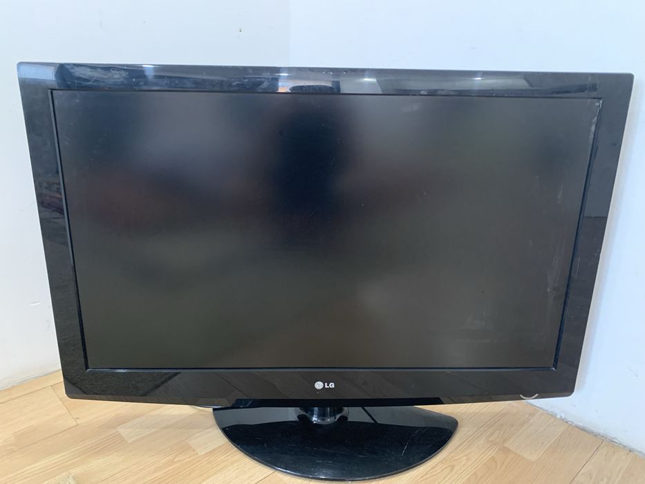 LG TV диагональ 110 см
