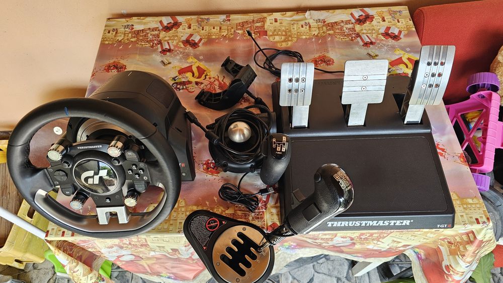 Trustmaster GT II cu pedale și shfiter TH8A 1+7 gears și cameră DelanClip
