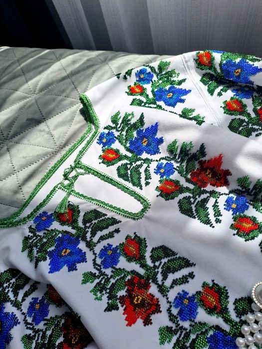 Camasa cu margele cusuta MANUAL