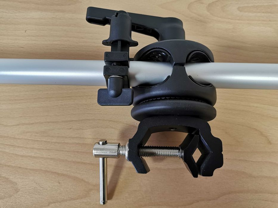 Walimex Pro държач за рефлектори до 150 см и прикрепяне към статив