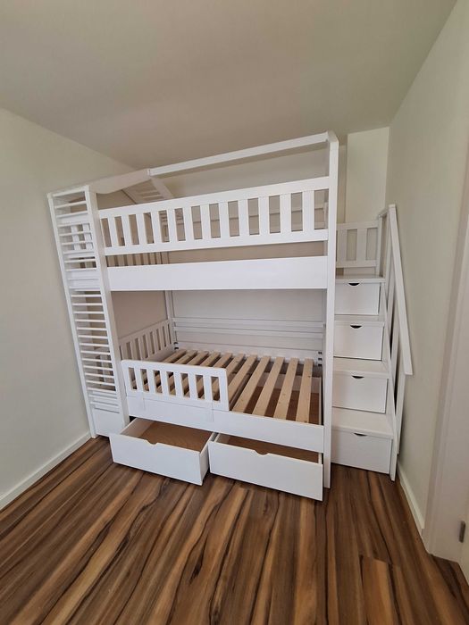 TRANSPORT GRATUIT.Pat etajat din lemn masiv.Cod 4005