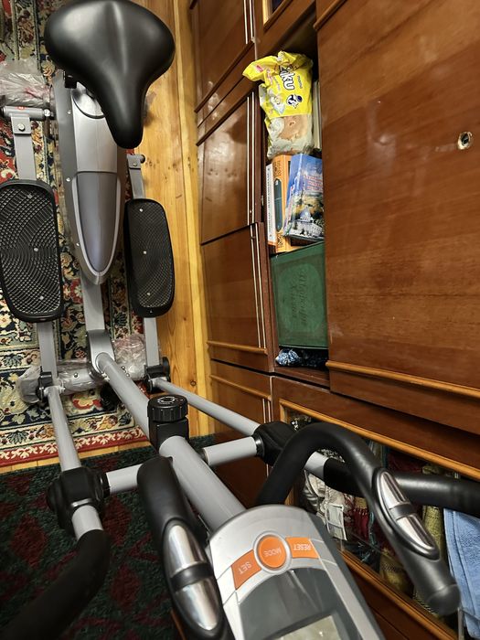 Велотренажер 2х1 почти новый