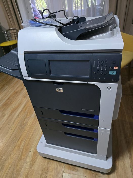 МФУ HP Color LaserJet CM4540MPF